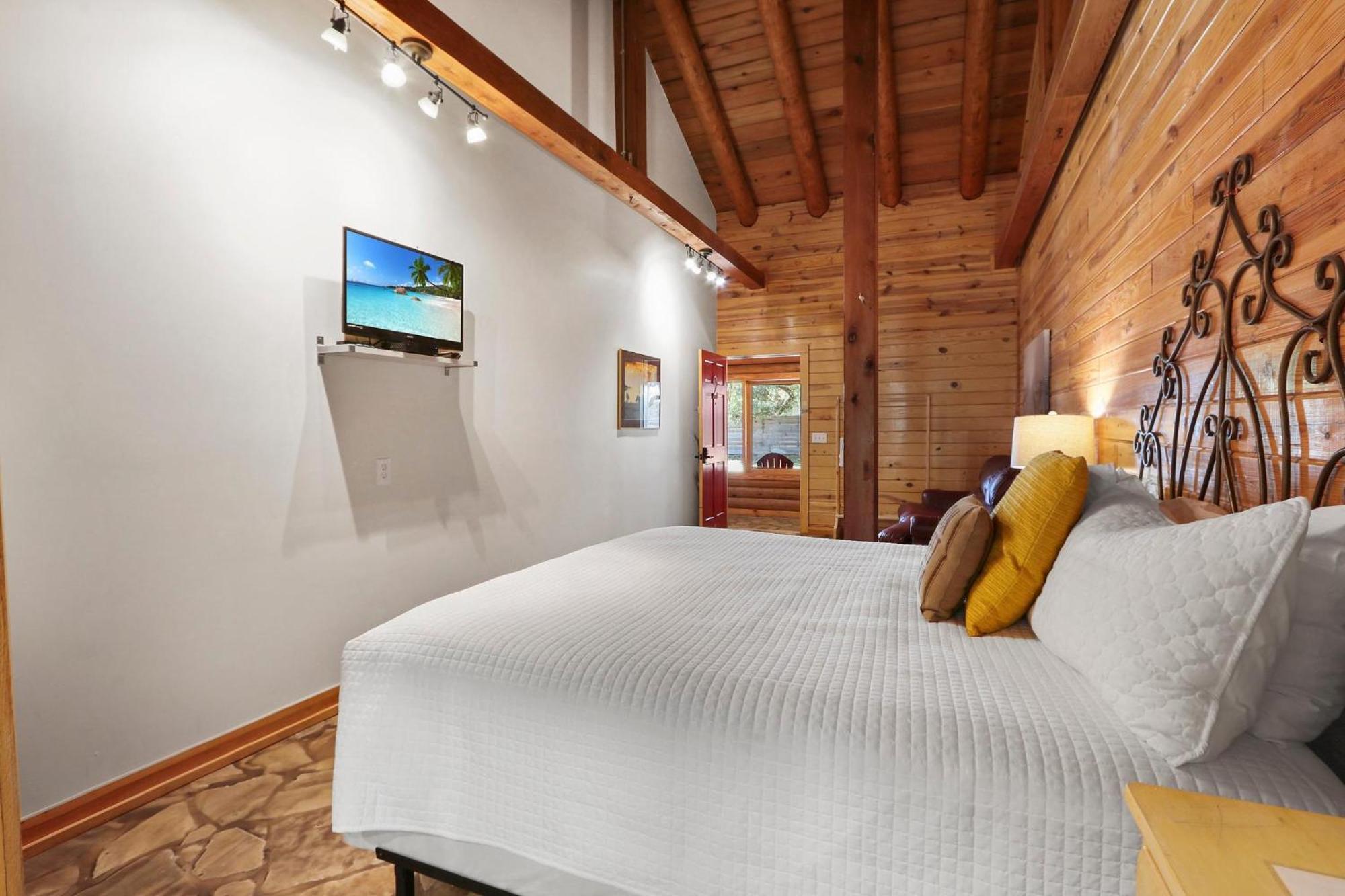 Wimberley Log Cabins Resort And Suites- Unit 2 Kültér fotó